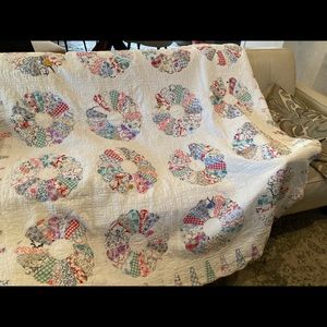 Vintage Dresden Plate twin sized multicolor cotton quilt